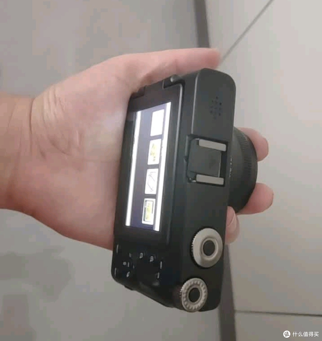松典DC101AF数码相机:入门级Vlog创作的便携利器