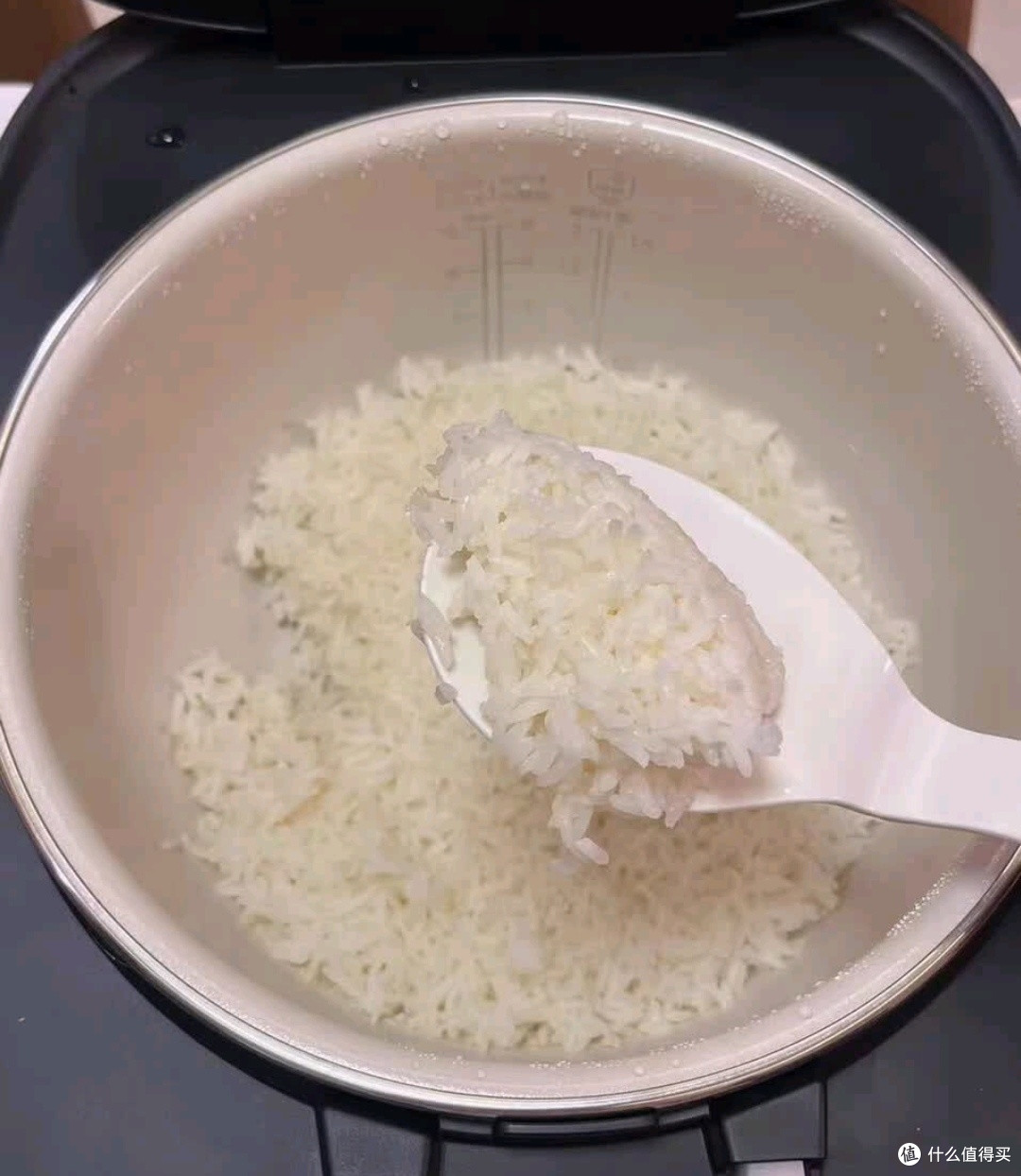 美的电饭煲:煮出柴火饭的香软口感