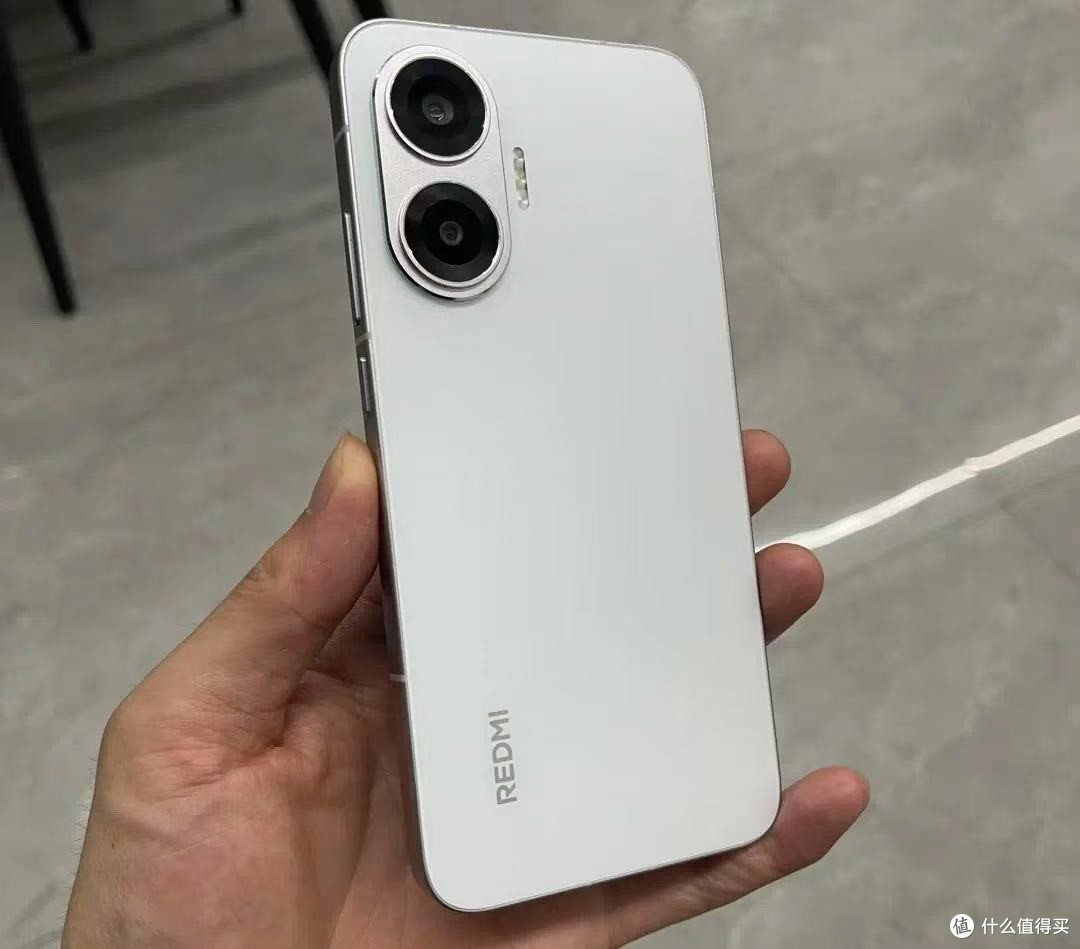 千元机天花板?跑分240万+7550mAh+金属边框,这质感卖1434元?