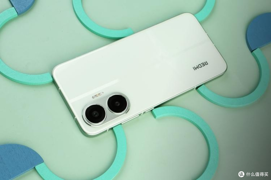 千元机天花板?跑分240万+7550mAh+金属边框,这质感卖1434元?