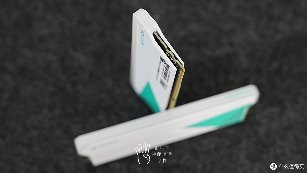 时序低、灯效靓、性能强,科摩思天河玄女DDR5 6000 32GB套条测评