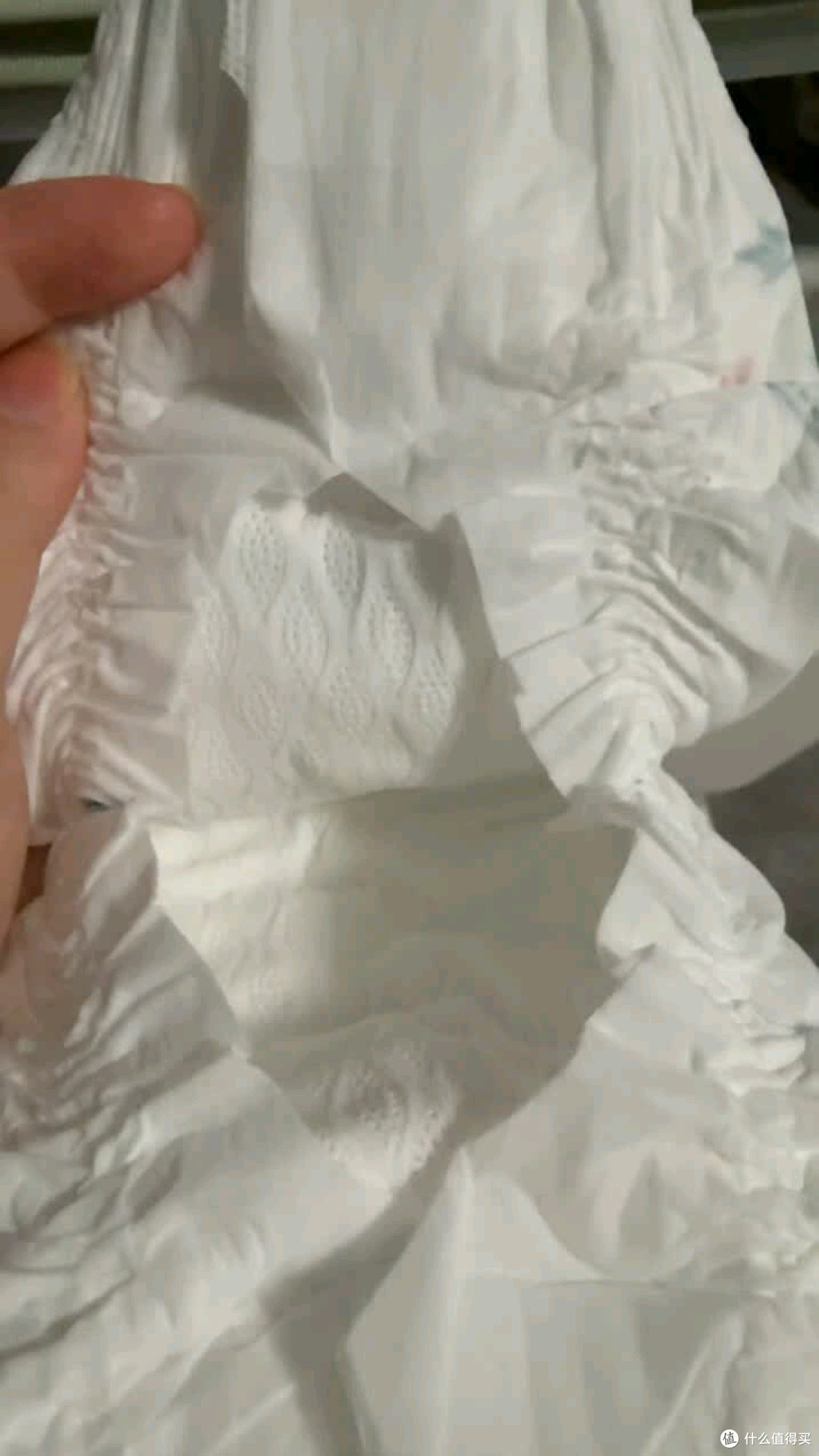 新生儿屁粮天花板!帮宝适黑金帮S46,真蚕丝护臀太安心