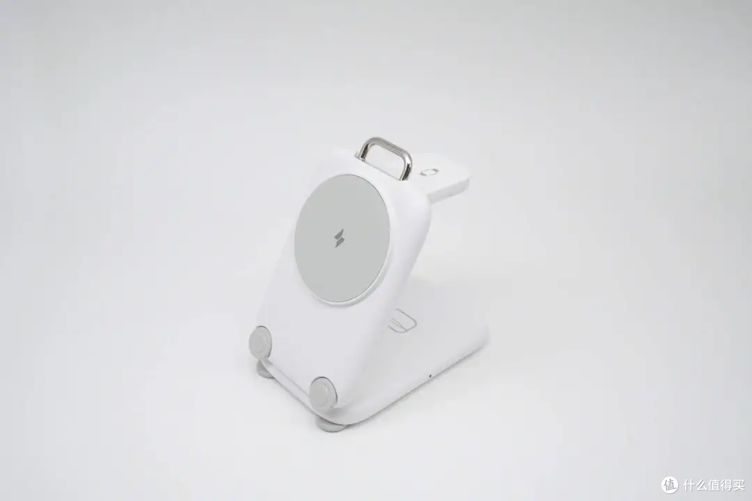 多品牌齐上新:Qi2.2磁吸与主动散热让无线充更稳更安静