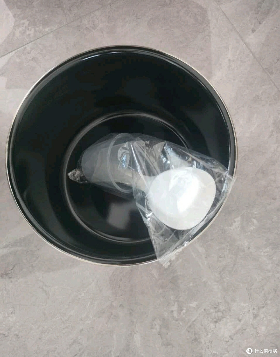 美的电压力锅:双胆大容量