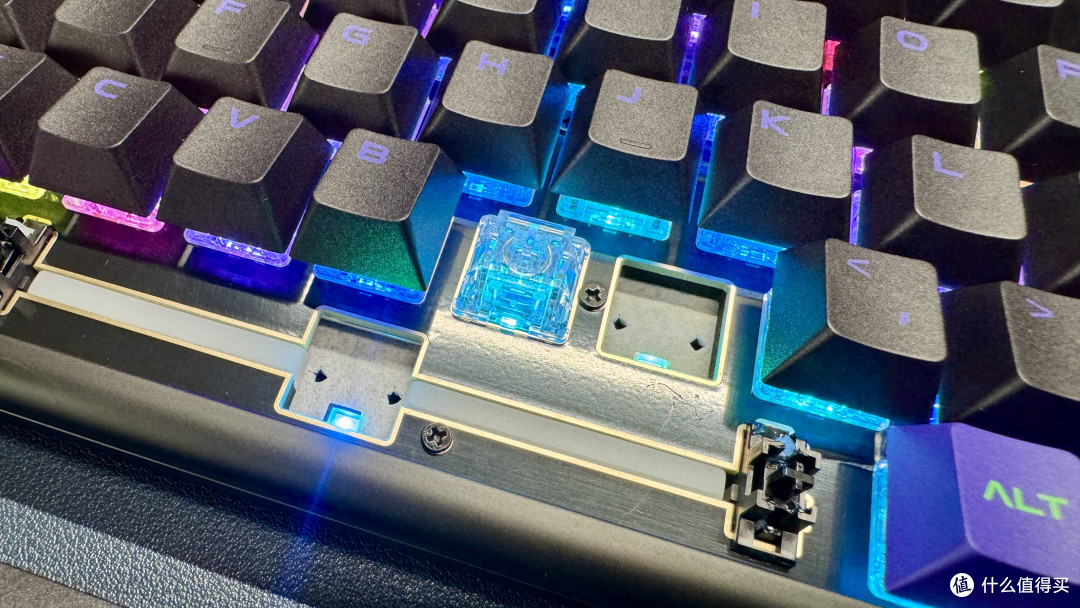 ATK RS6 Ultra磁轴键盘:配色炫酷、操控丝滑,打瓦超带感!