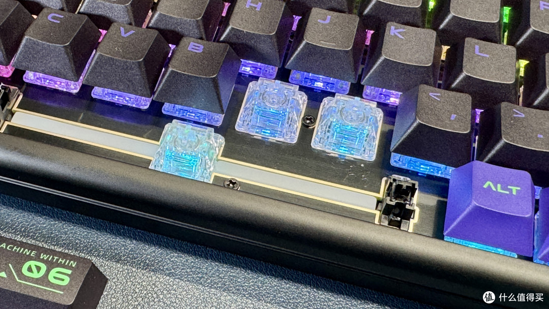 ATK RS6 Ultra磁轴键盘:配色炫酷、操控丝滑,打瓦超带感!