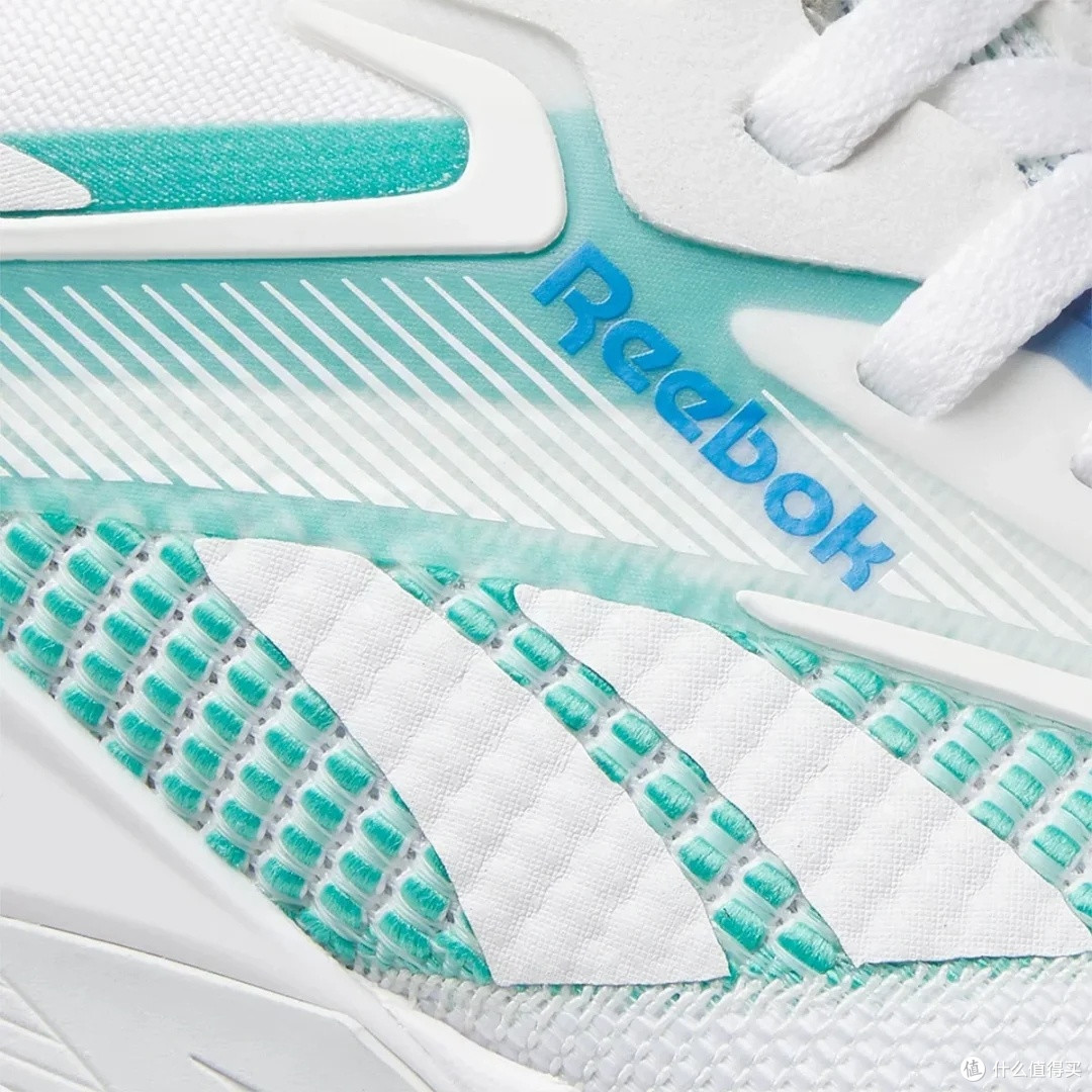 Reebok NANO X4:轻量化与支撑性的平衡