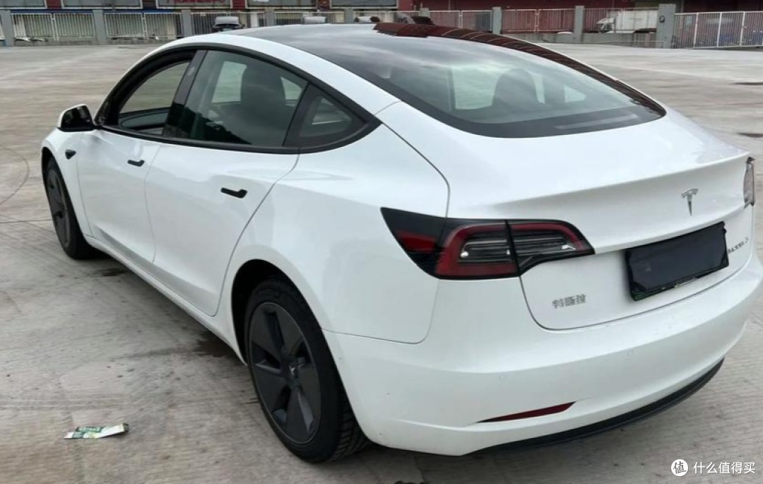 Model 3入门版:极简主义的移动载体
