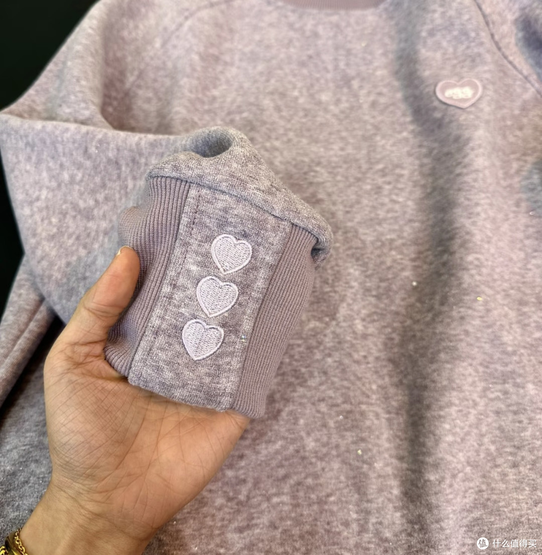 双11宝藏卫衣,爱心袖设计超可爱