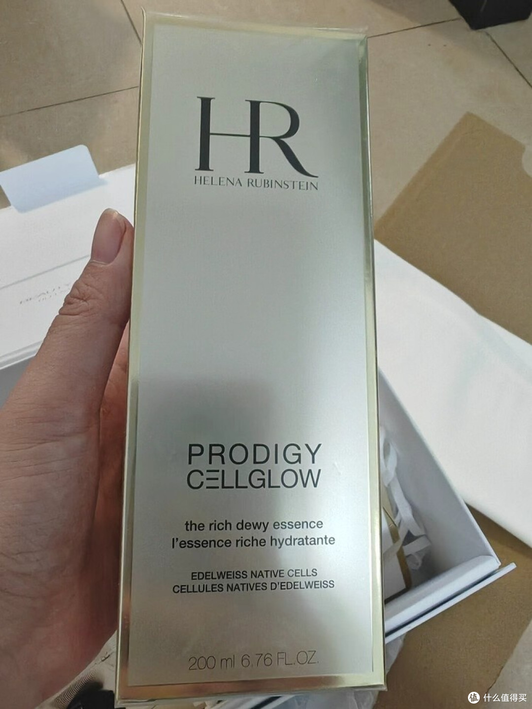 赫莲娜精萃水:秋冬护肤的稳场枢纽