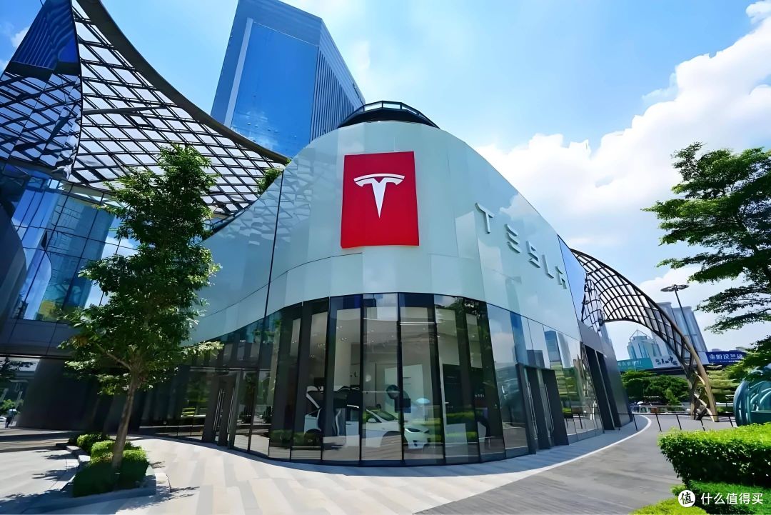特斯拉背水一战:造车利润暴跌40%,马斯克却在笑着押注AI?
