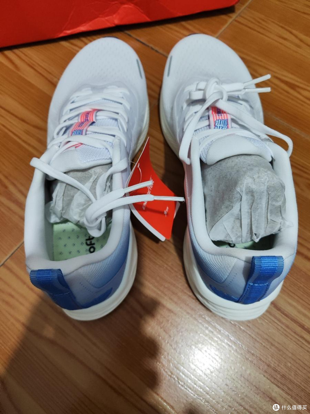 双11运动装备升级指南:特步騛速5.0Lite,通勤跑步两相宜