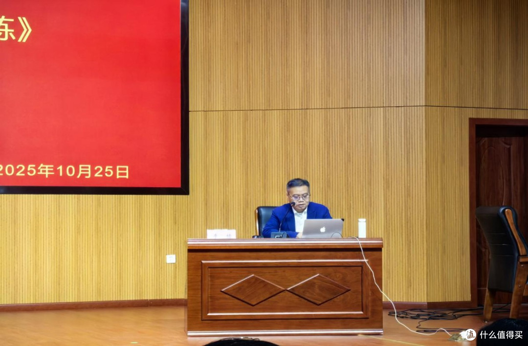 第二期《坡子街文学》作家班培训学习在靖江市生祠镇东进村举行