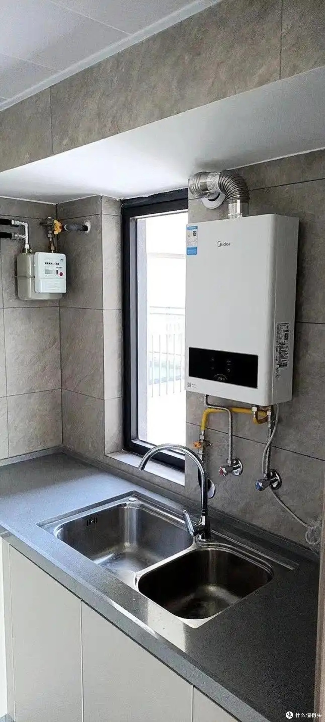 洗澡前放半天冷水太烦?先搞懂:家里装零冷水燃气热水器有必要吗