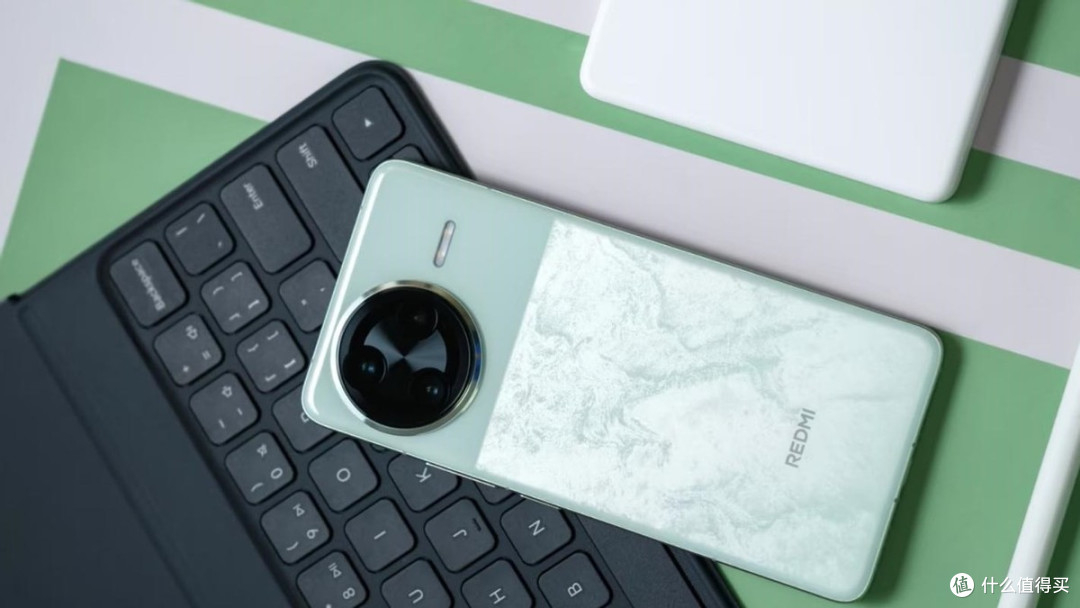 性价比“机皇”诞生,骁龙8Gen3+2K屏+6550mAh+超声波,仅1599元