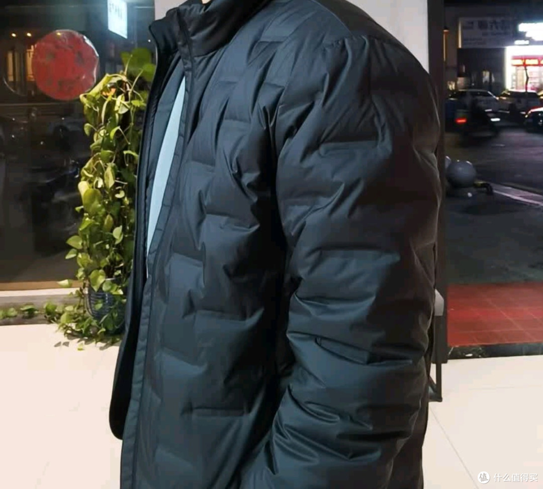 波司登短款轻薄羽绒服男生冬季通勤刚需❄️