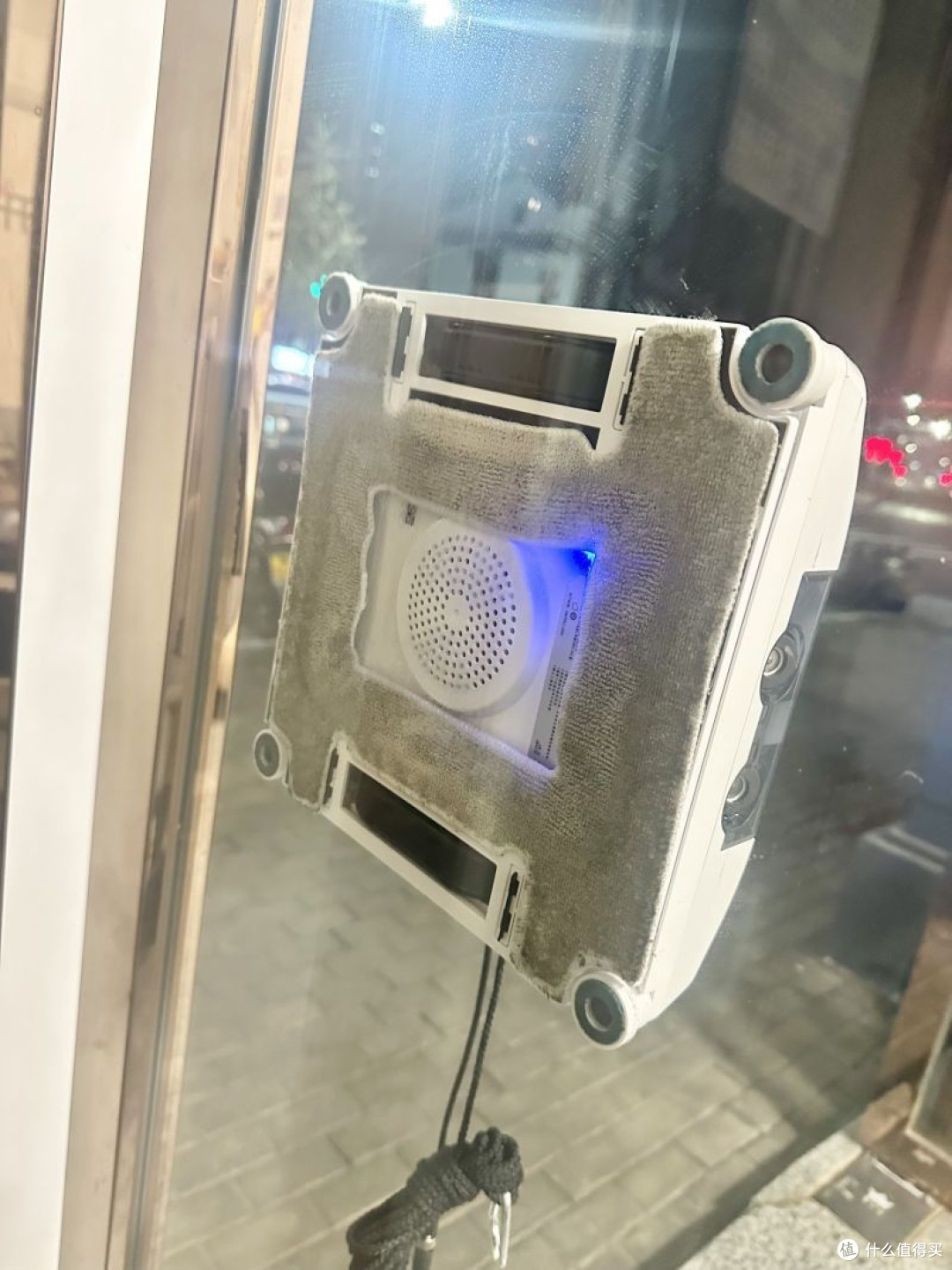 小狗T10 Pro擦窗机器人——5800Pa吸力+AI避障,窗外污渍自动清零