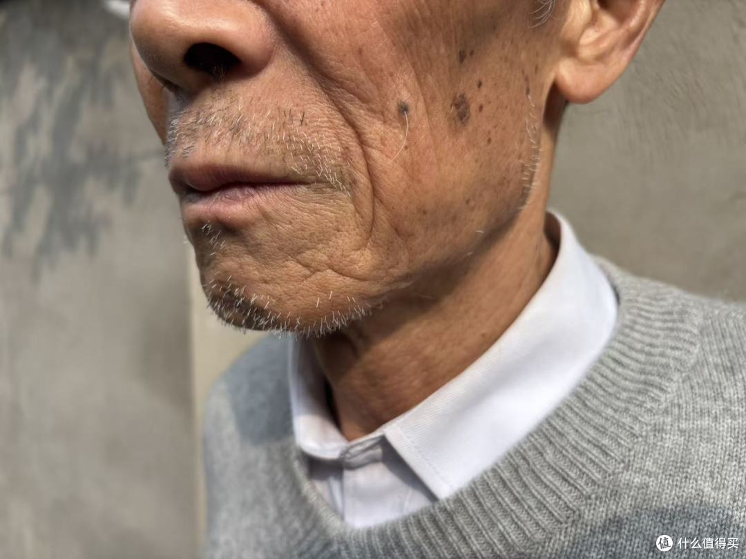 未野往复式剃须刀测评:五刀头27000转速狂魔,德国刀片斩落胡须