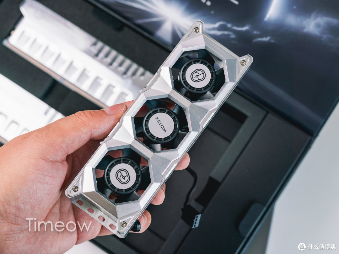 被老婆打也值 这是高端内存标杆啊ORIGIN CODE Vortex DDR5评测