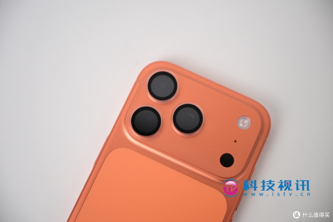 iPhone 17 Pro评测：颜值吸睛，性能影像双惊喜