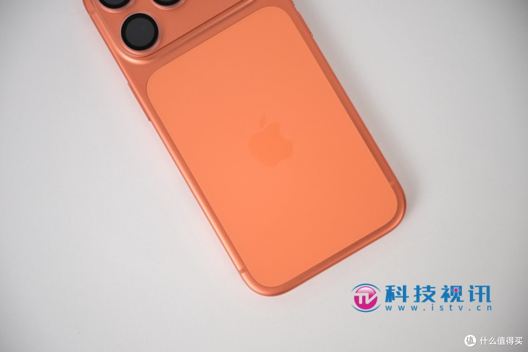 iPhone 17 Pro评测：颜值吸睛，性能影像双惊喜