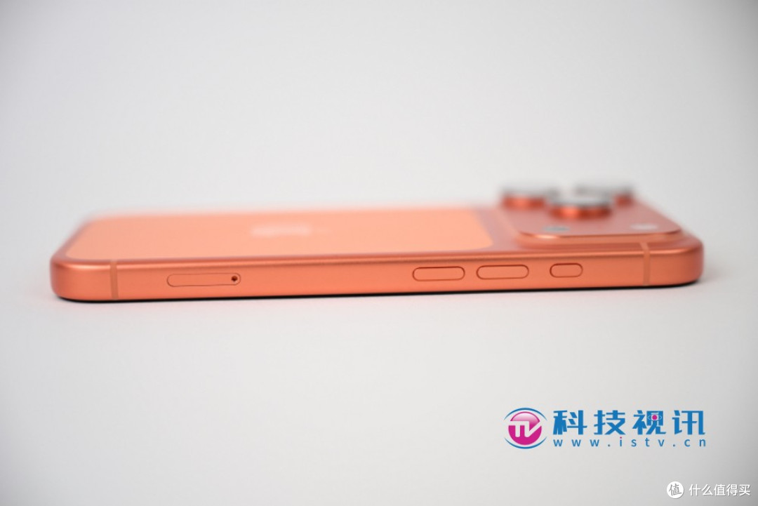 iPhone 17 Pro评测：颜值吸睛，性能影像双惊喜