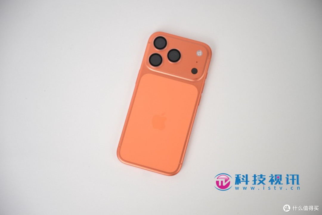 iPhone 17 Pro评测：颜值吸睛，性能影像双惊喜