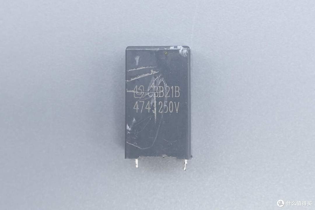 可装欧/英/澳规插脚,几乎全球可用,富华电子100W氮化镓快充拆解