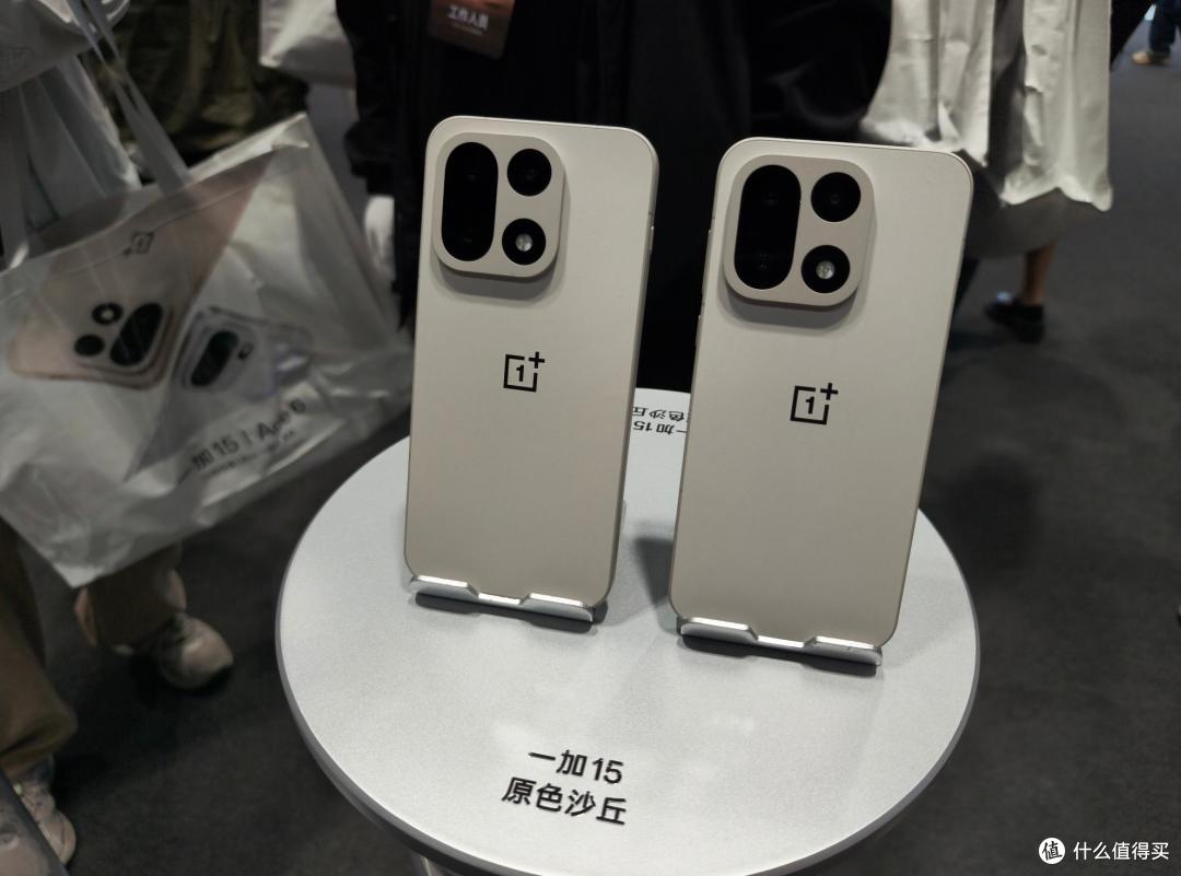 2599元起!一加15和Ace6同日发,性能旗舰有了新方向?