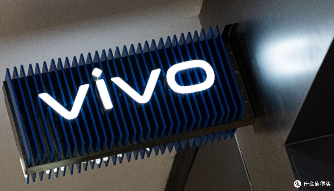 vivo,高端手机“摇旗者”
