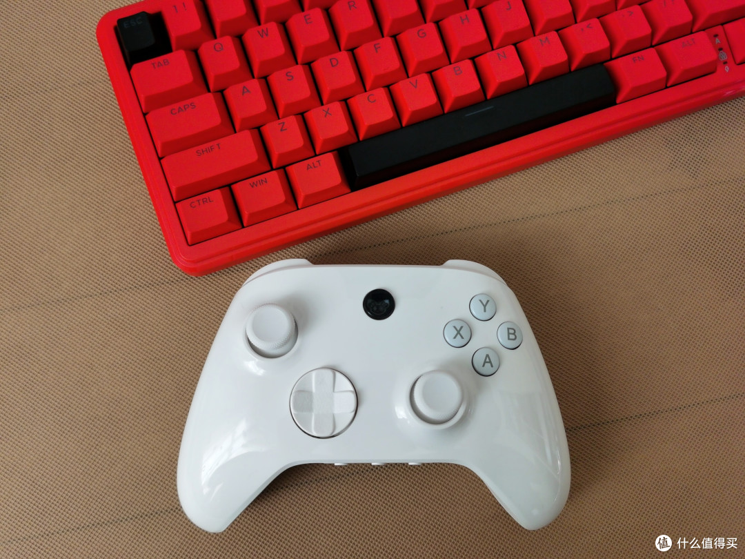 奕狐狩猎S版全霍尔手柄!黑神话玩家实测:可换壳+线性扳机,平替Xbox太香了!