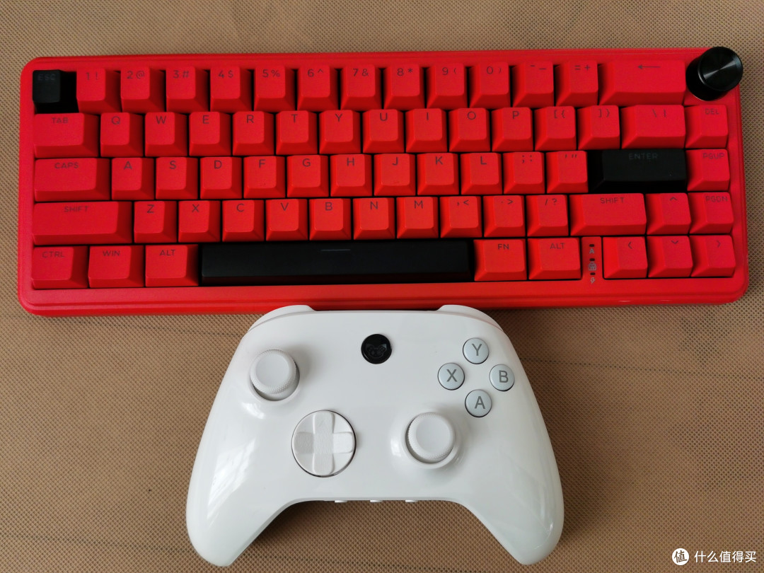 奕狐狩猎S版全霍尔手柄!黑神话玩家实测:可换壳+线性扳机,平替Xbox太香了!