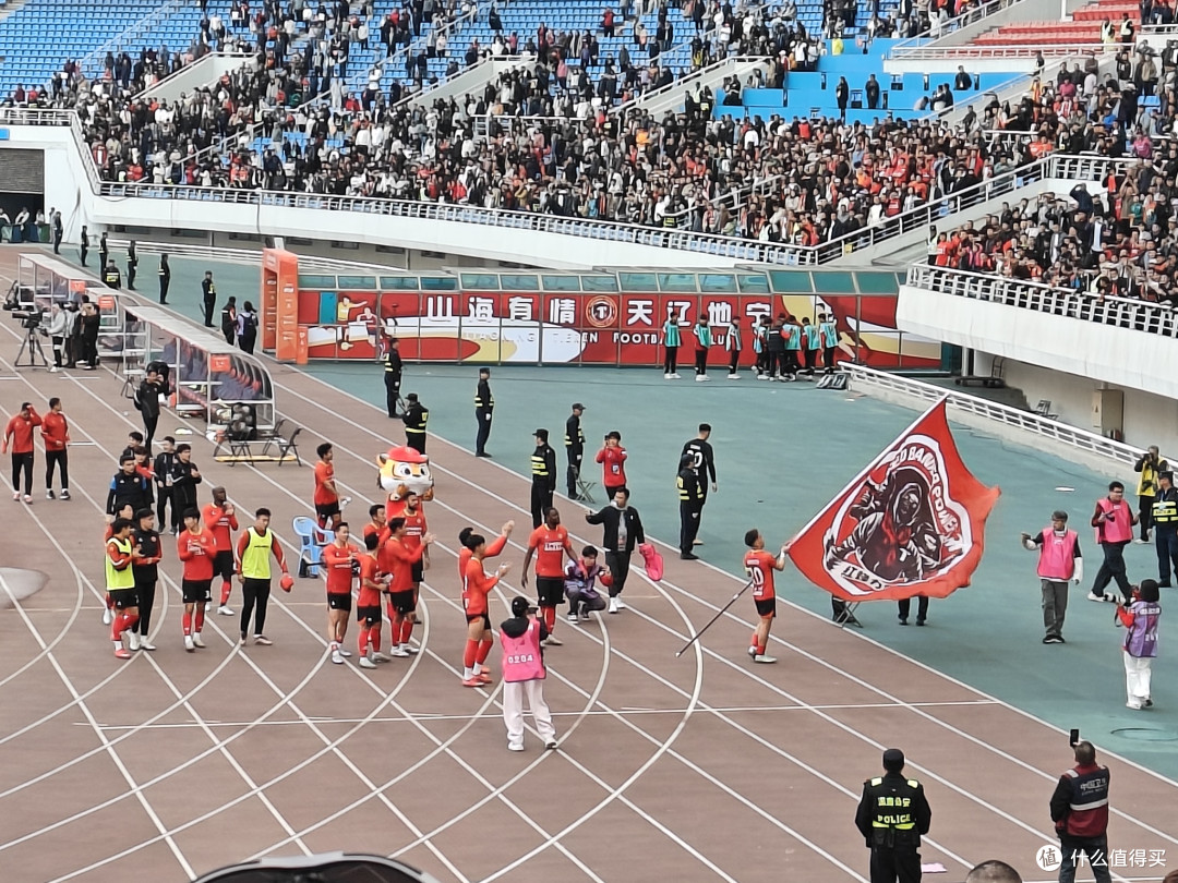 一年见证荣耀:辽宁铁人冲超之路与主场狂欢