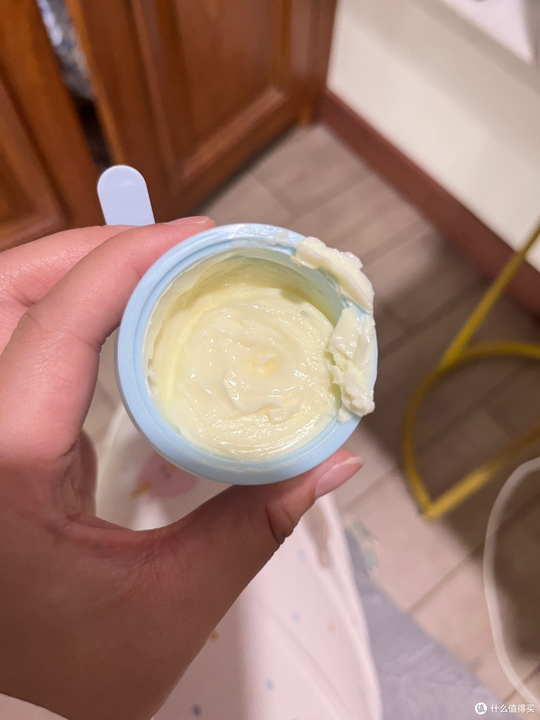 这罐“橘子冰贴”让我卡粉脸逆袭了