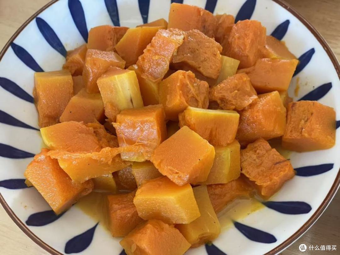 1 1家4口的周末大餐，4个家常菜，成本40多块钱，吃得营养还实惠~