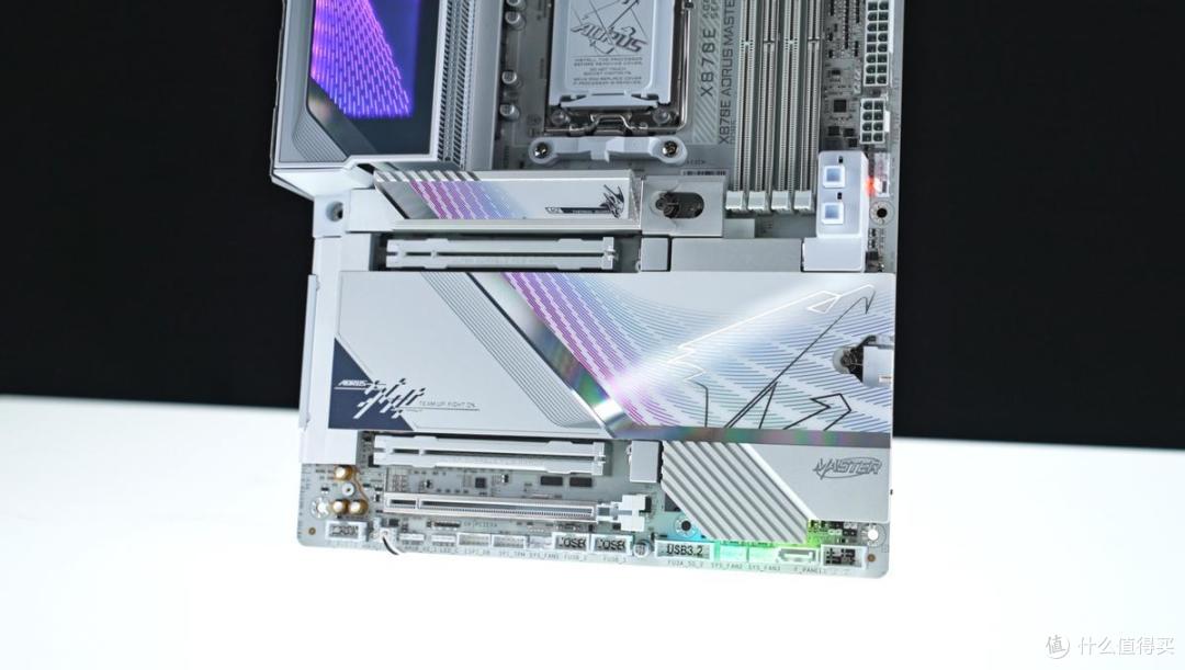 技嘉X870E X3D冰雕系列主板深度解析：X3D处理器的旗舰级搭档