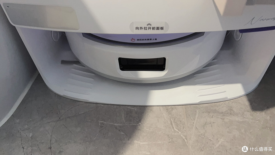 云鲸J6扫拖机器人：活水履带洗地，解锁全自动洁净新体验

 