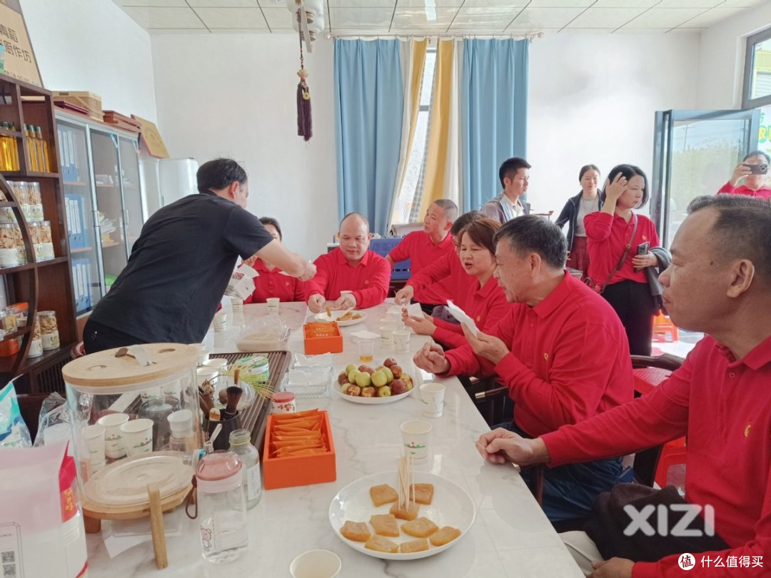 广东:惠州龙商班子走进龙川青稻农厨企业交流互动