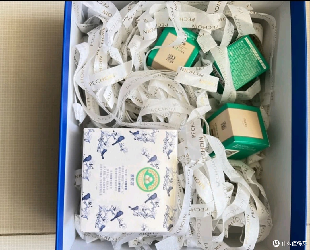 国货抗老新惊喜！百雀羚绿宝石淡纹霜礼盒开箱，细纹真的在退！