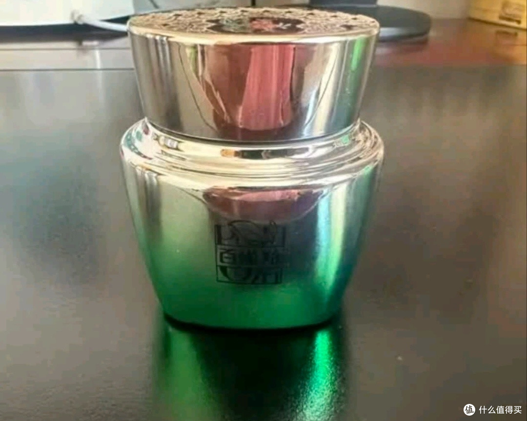 国货抗老新惊喜！百雀羚绿宝石淡纹霜礼盒开箱，细纹真的在退！