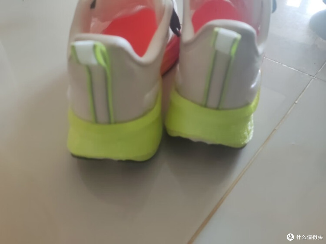 特步跑鞋颜值与性能评测