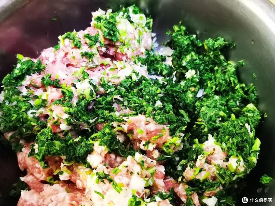 荠菜猪肉馅饺子制作步骤