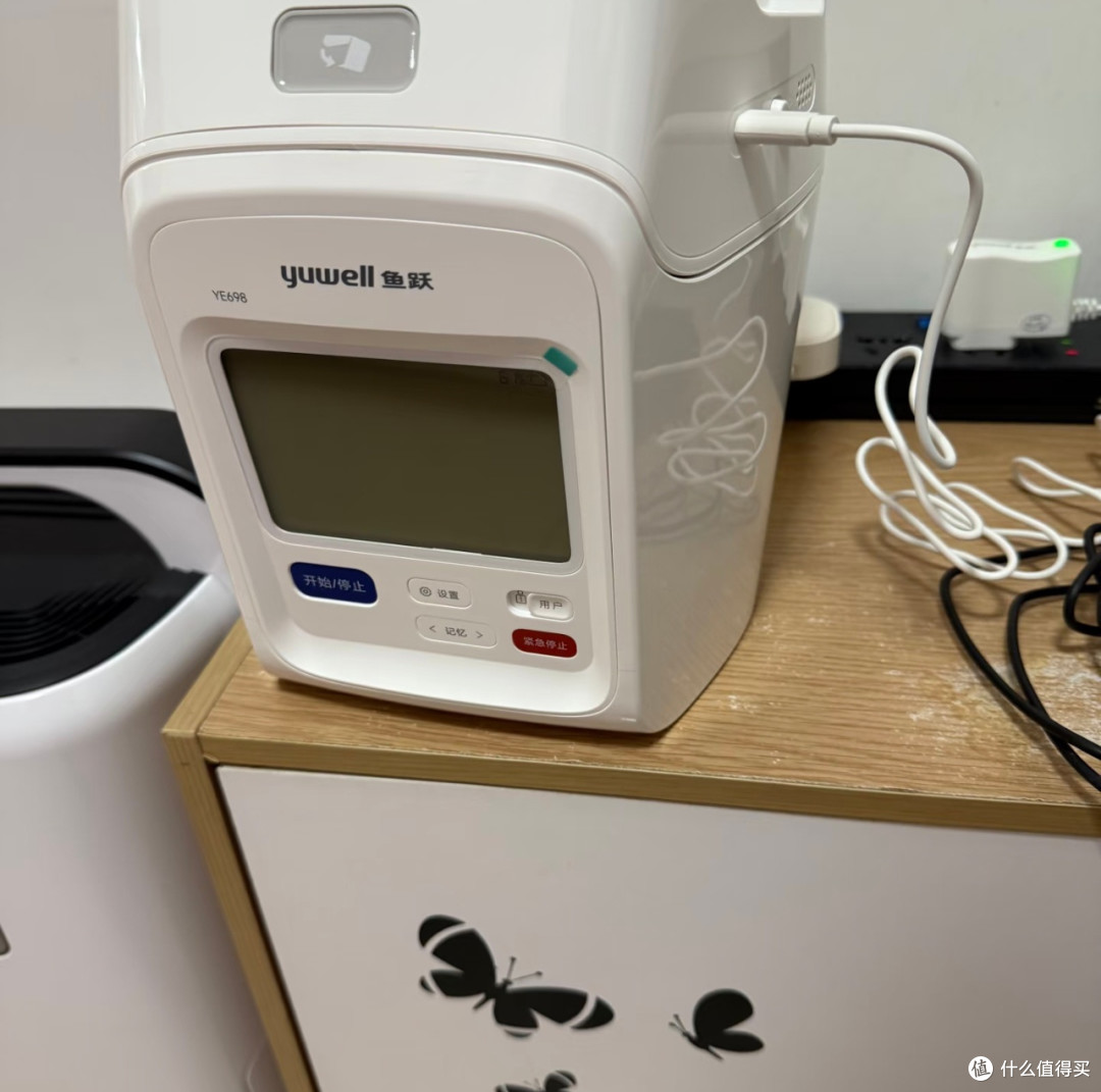 鱼跃YE698血压计:全自动省心