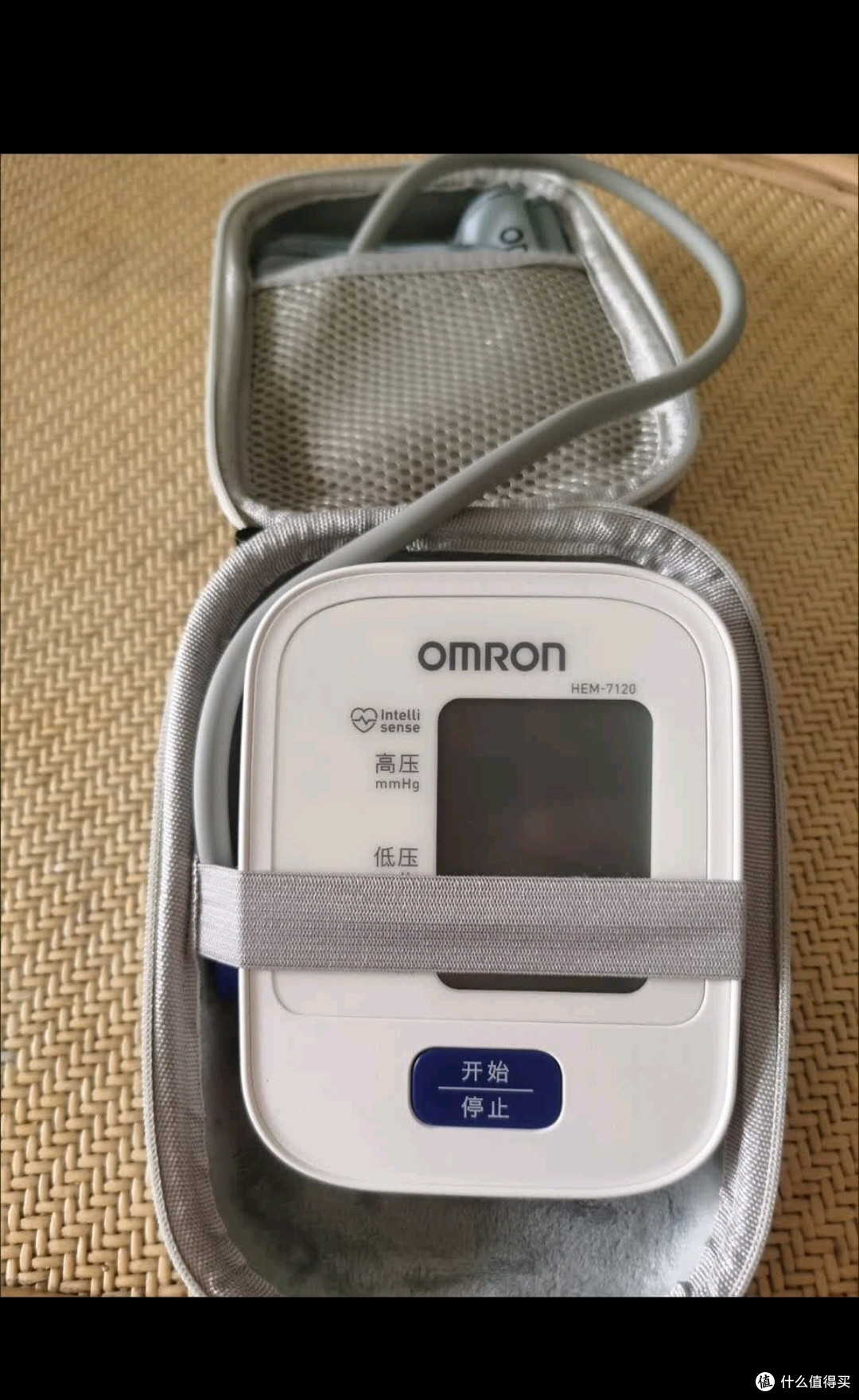 欧姆龙(OMRON)电子血压计上臂式血压仪家用 大屏医用高精准老人