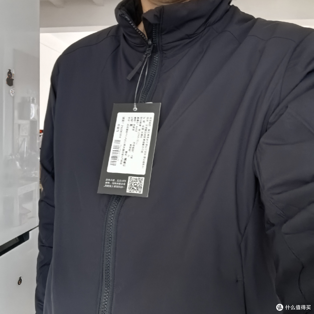 这件衣服的争议很大--200元钱的P棉棉服