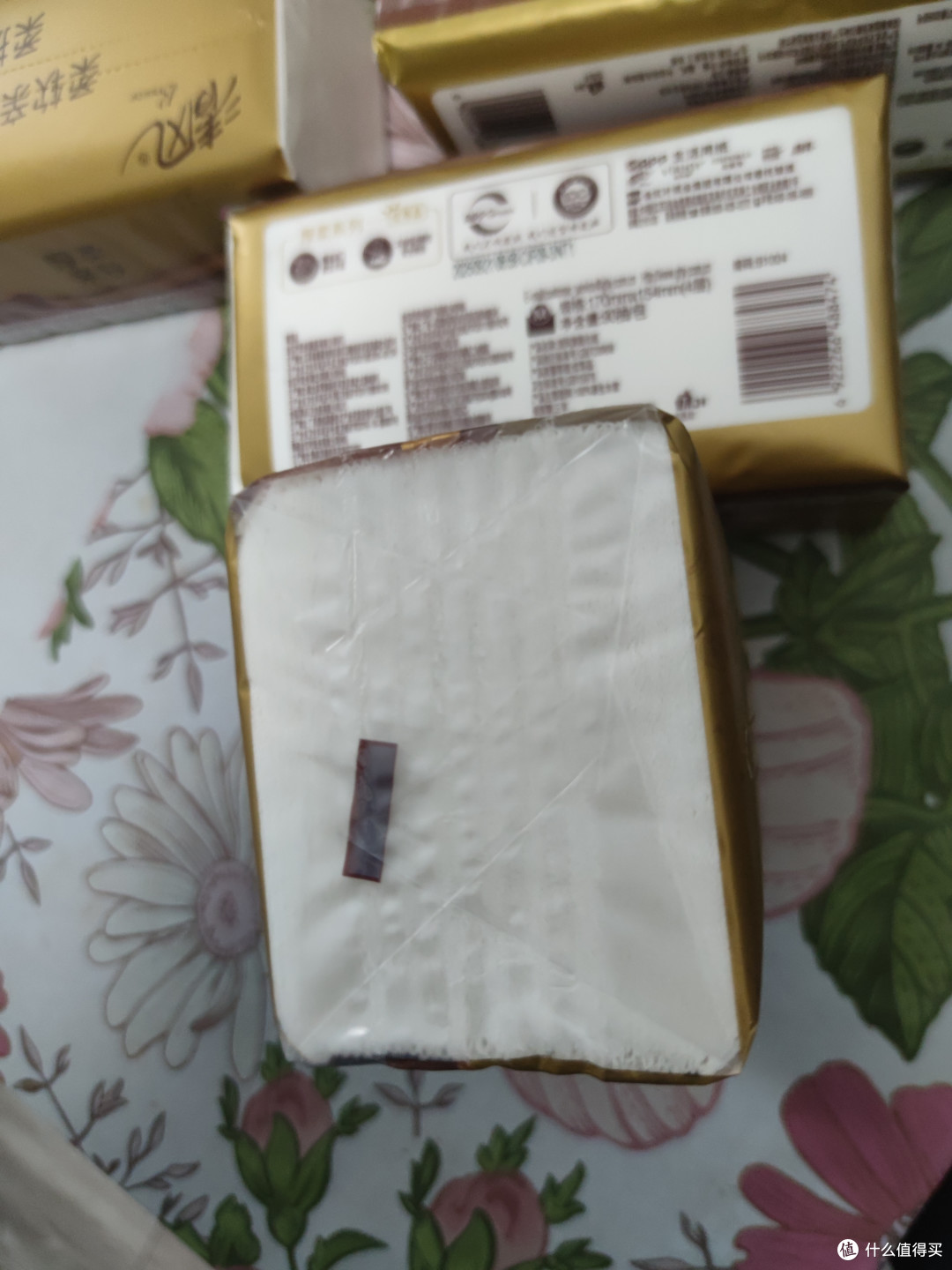 自从用了清风金装厚柔亲肤抽纸,我再也没跟纸巾“吵架”了