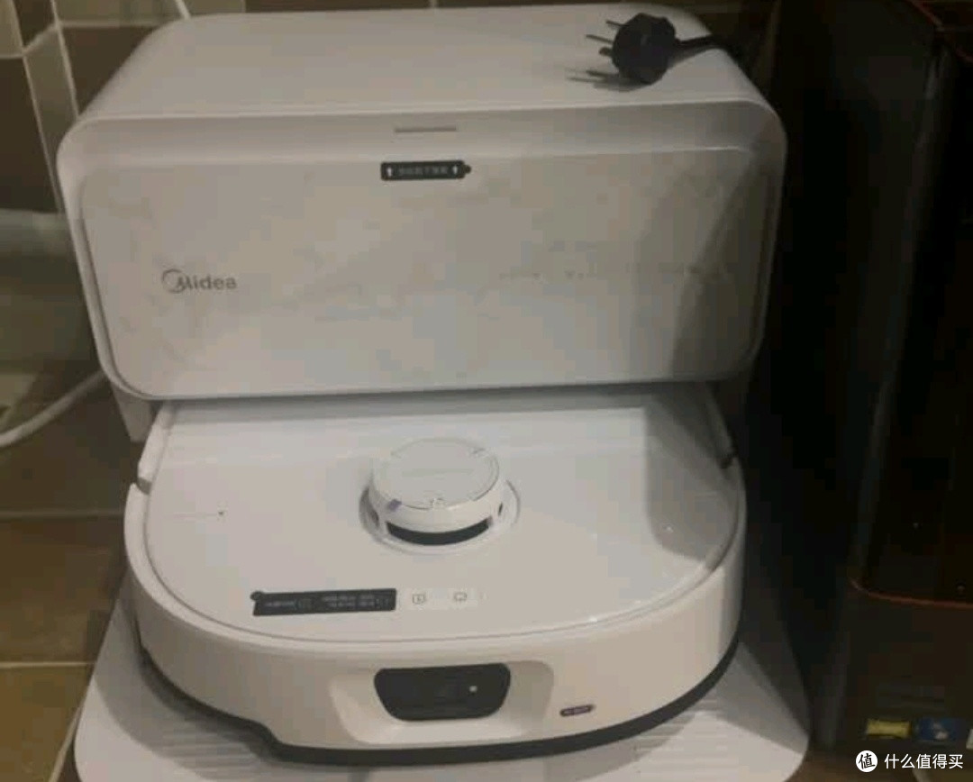 双11想入手一款靠谱的扫地机器人来解放双手,美的是个不错的选择
