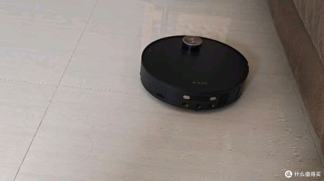 追觅扫地机器人的高效用户体验，让我们解放双手。