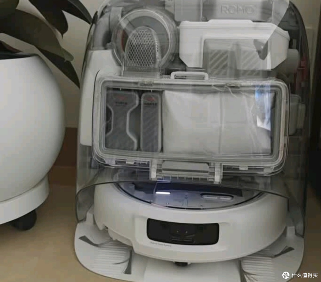 扫地机器人和洗地机是家庭清洁的黄金搭档