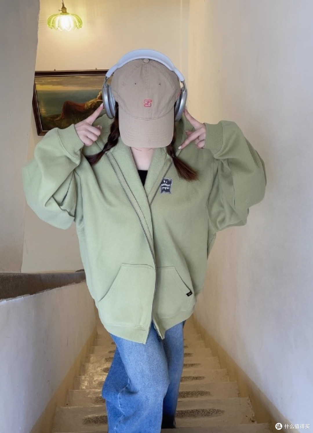 这款抓绒开衫连帽卫衣，直接把 “舒服 + 好看” 焊在身上
